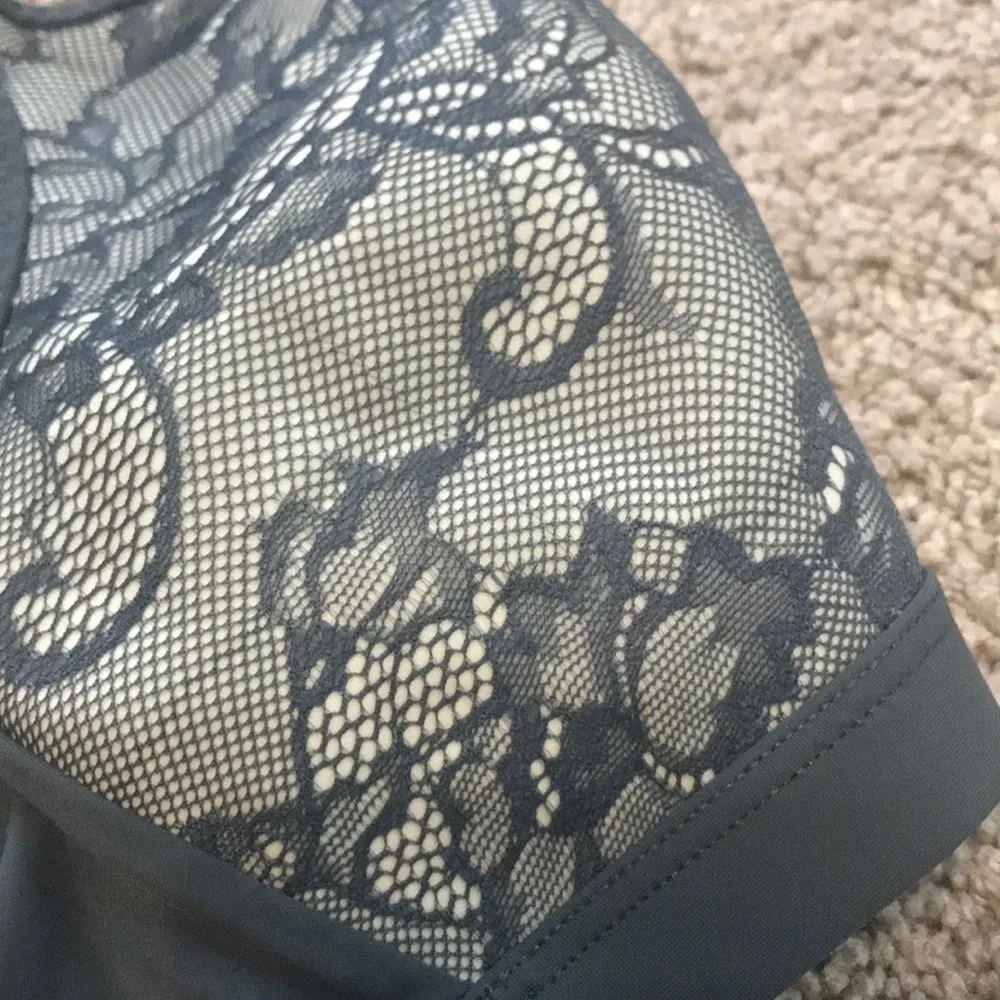 Lululemon Live in Lace Bralette
